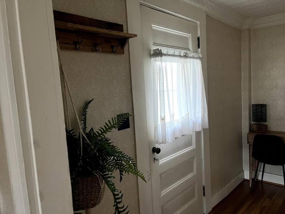 Cute 6-Bedroom Getaway In The Heart Of Littleton Bagian luar foto